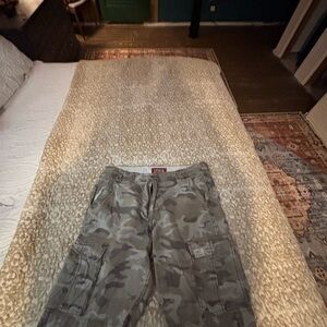 Levi's Men's Camouflage Cargo Pants — Green Camo